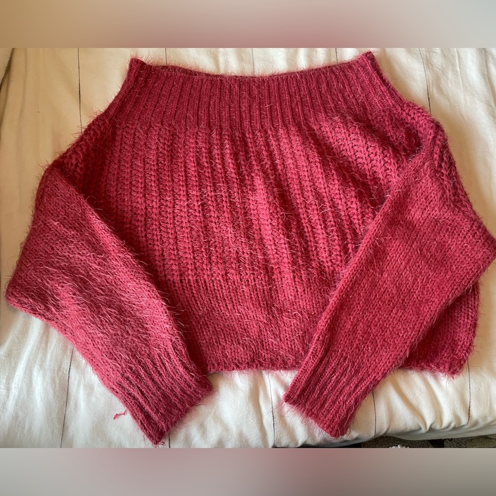 Pink boutique cropped sweater